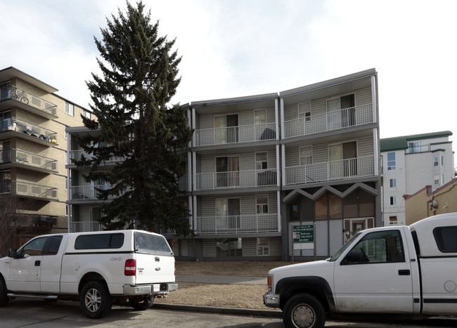 Beltline Apartments off 17th in Calgary, AB - Building Photo - Building Photo