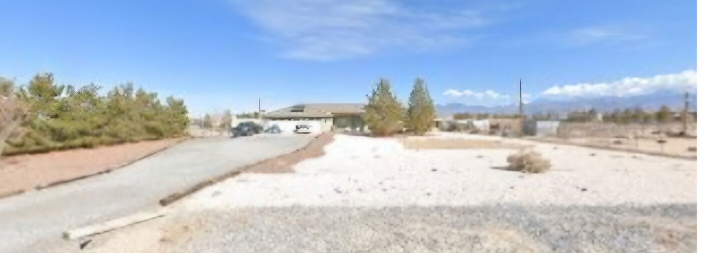 2110 Fuchsia St in Pahrump, NV - Building Photo