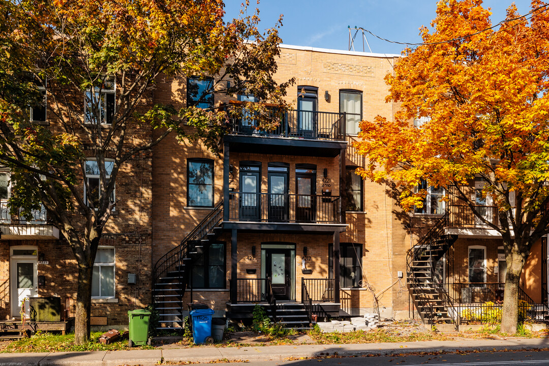 4221 De Verdun Rue in Verdun, QC - Building Photo