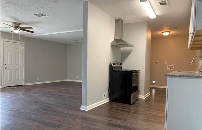 property at 5427 Willow Glen Dr