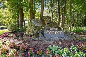 4000 Carman Dr in Lake Oswego, OR - Building Photo - Building Photo