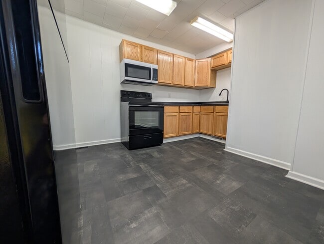 316 Chicago Rd, Unit 1 in Paw Paw, IL - Building Photo - Building Photo