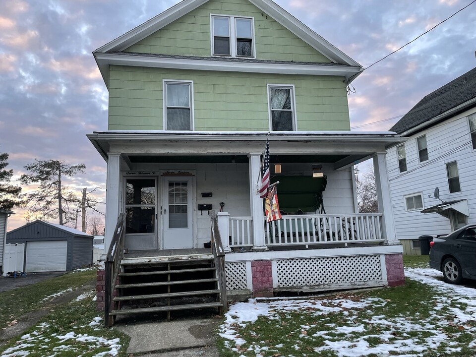 713 Maple St, Unit 713 in Olean, NY - Building Photo