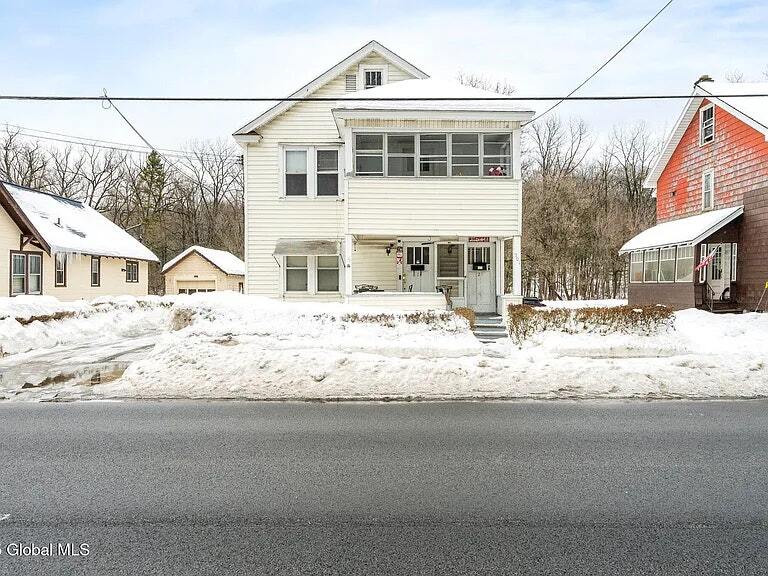 301 S Main St in Gloversville, NY - Foto de edificio