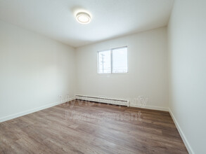 10045-10083 83 Ave NW in Edmonton, AB - Building Photo - Building Photo