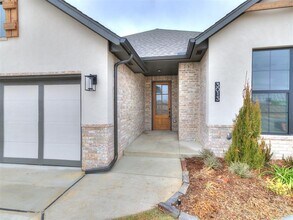 3013 SW 133rd St in Oklahoma City, OK - Building Photo - Building Photo