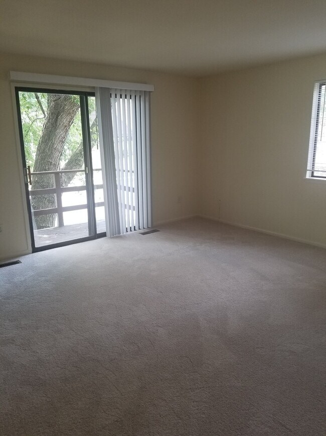 6363 11th Rd N in Arlington, VA - Foto de edificio - Building Photo