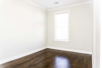 73 Morris St, Unit 2 in Boston, MA - Building Photo - Building Photo