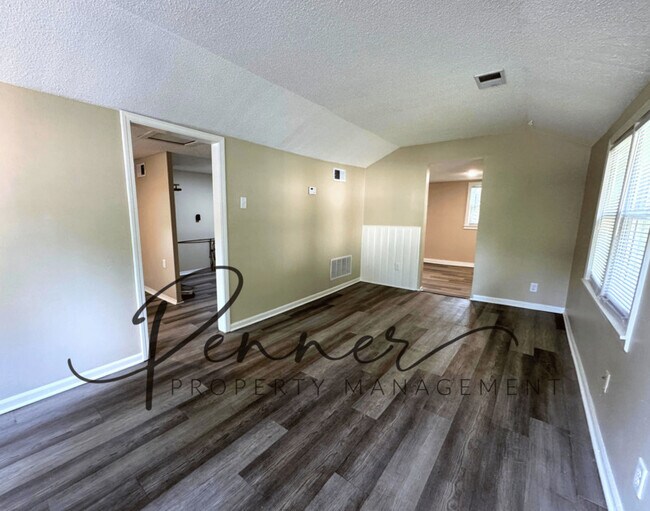 203 Walnut St in Greenwood, MO - Building Photo - Building Photo
