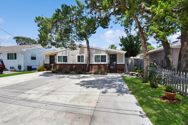 214 9th St in St. Augustine, FL - Building Photo - Building Photo