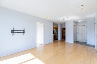 10180-10104 104 Street NW in Edmonton, AB - Building Photo - Building Photo