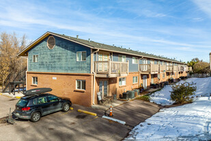 Country Club Condominiums in Lakewood, CO - Building Photo - Primary Photo