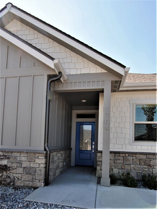 1704 Danny Boy Ln-Unit -1704 Danny Boy Lane in Wenatchee, WA - Foto de edificio - Building Photo
