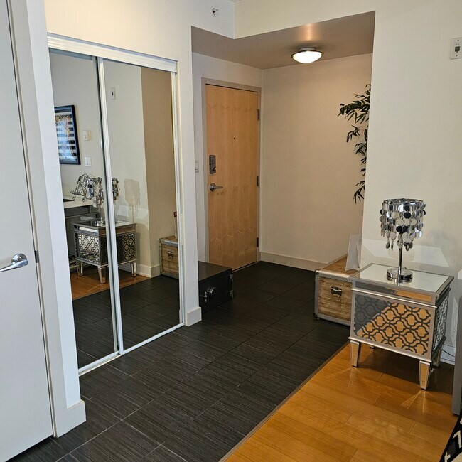 760 Johnson St in Victoria, BC - Building Photo - Building Photo