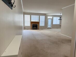 2305 Sandy Creek Dr in Algonquin, IL - Building Photo - Building Photo