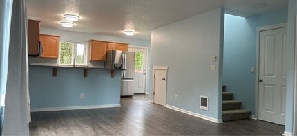 1338 Wagon Wheel Ct in Silverton, OR - Building Photo - Building Photo