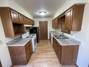 10 Mesa Ct, Unit 3 in Madison, WI - Foto de edificio - Building Photo