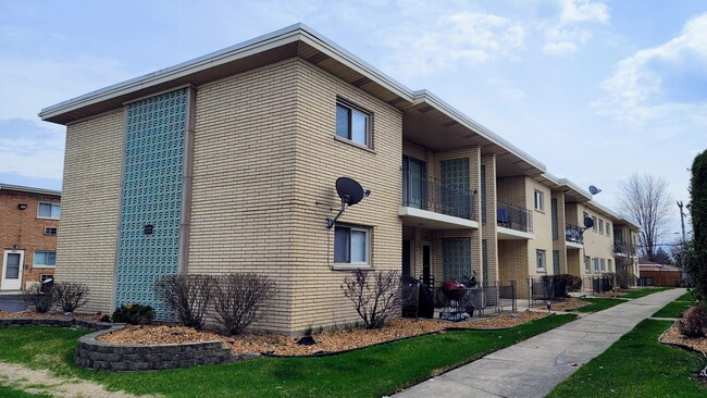 4601 West 95th Street in Oak Lawn, IL - Building Photo - Building Photo