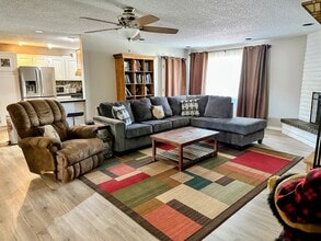 1424 N Country Club Cir in Carlsbad, NM - Building Photo - Building Photo