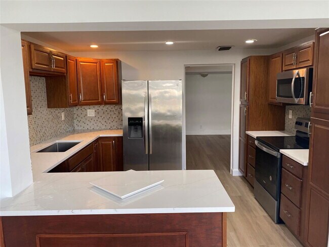 3051 NE 47th Ct in Fort Lauderdale, FL - Building Photo - Building Photo