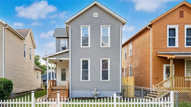 1421 Central Ave in Zanesville, OH - Building Photo - Building Photo