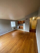 2448 W Killbourn St in Milwaukee, WI - Foto de edificio - Interior Photo