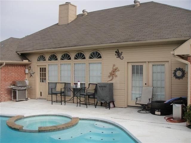 2609 Classic Ct E in Bedford, TX - Building Photo - Building Photo