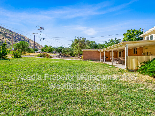 435 S 1450 E in Provo, UT - Foto de edificio - Building Photo