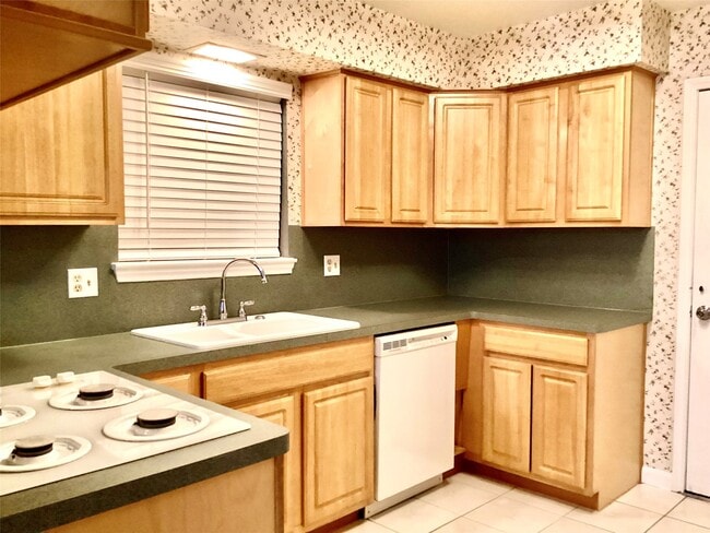 7623 Deadwood Dr in Houston, TX - Building Photo - Building Photo