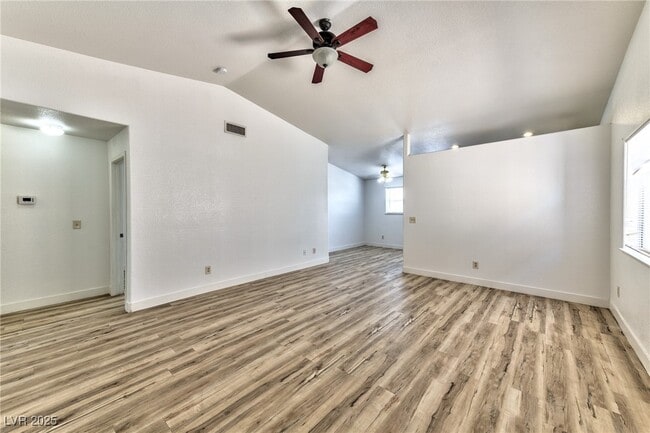 8004 Cetus Cir in Las Vegas, NV - Building Photo - Building Photo