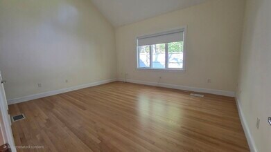 900 W Roxbury Pkwy in Brookline, MA - Building Photo - Building Photo