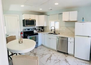 749 1st St, Unit Rear Cottage in Somers Point, NJ - Building Photo - Building Photo