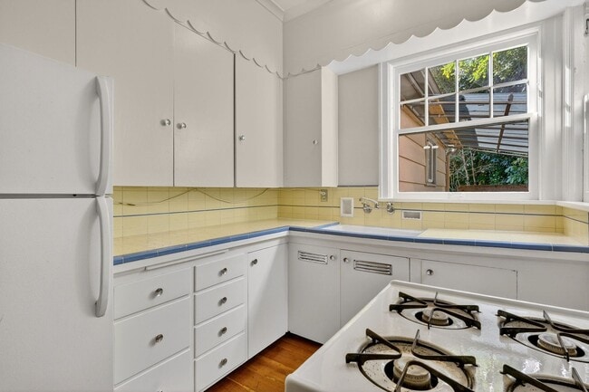 property at 713 SE 27th Ave