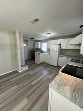 2320 S Pasfield St in Springfield, IL - Building Photo - Building Photo