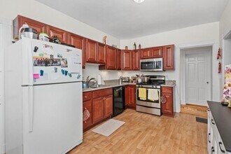 23 Bentley St in Boston, MA - Building Photo - Building Photo