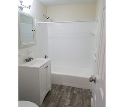 45 Elmwood Park in Quincy, MA - Foto de edificio - Building Photo