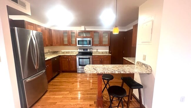 404 Paradise Rd, Unit 2P