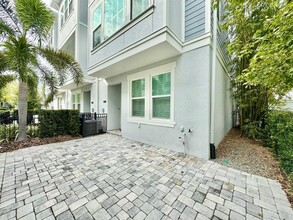 202 S Tampania Ave in Tampa, FL - Building Photo - Building Photo