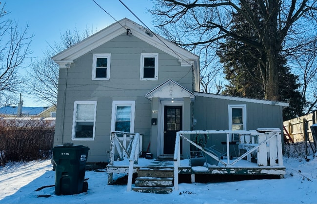 property at 122 W Oneida St