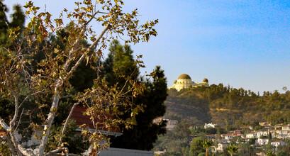 Onyx Plaza in Los Angeles, CA - Foto de edificio - Building Photo