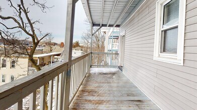 18 Rowell St in Boston, MA - Foto de edificio - Building Photo