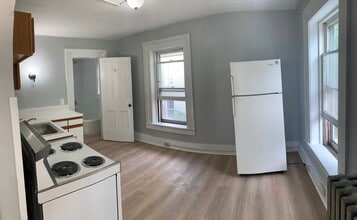 135 Ontario St, Unit 2 in Lockport, NY - Building Photo - Building Photo