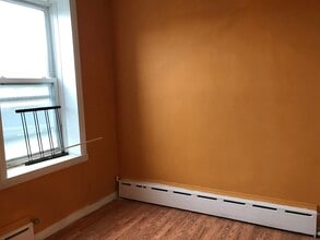 9504 Jamaica Ave, Unit 2f in Woodhaven, NY - Building Photo - Building Photo