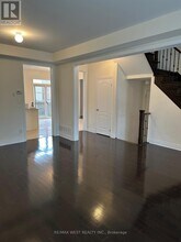 959 Ernest Cousins Cir in Newmarket, ON - Building Photo - Building Photo