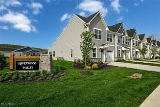 1838 Shank Dr in Akron, OH - Building Photo - Building Photo