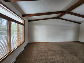 9 Pamela Ct in Appleton, WI - Building Photo - Building Photo