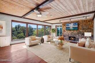 21061 Dumetz Rd in Los Angeles, CA - Foto de edificio - Building Photo