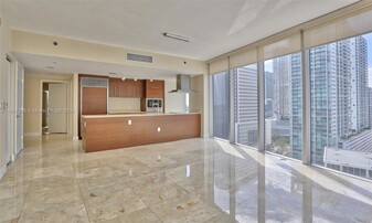 495 Brickell Ave in Miami, FL - Building Photo - Building Photo