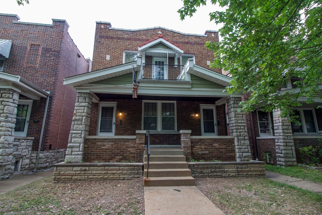 5835 Goener Ave in St. Louis, MO - Building Photo