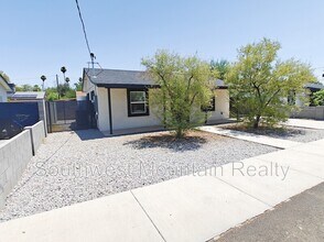 7405 N 62nd Ave in Glendale, AZ - Building Photo - Building Photo